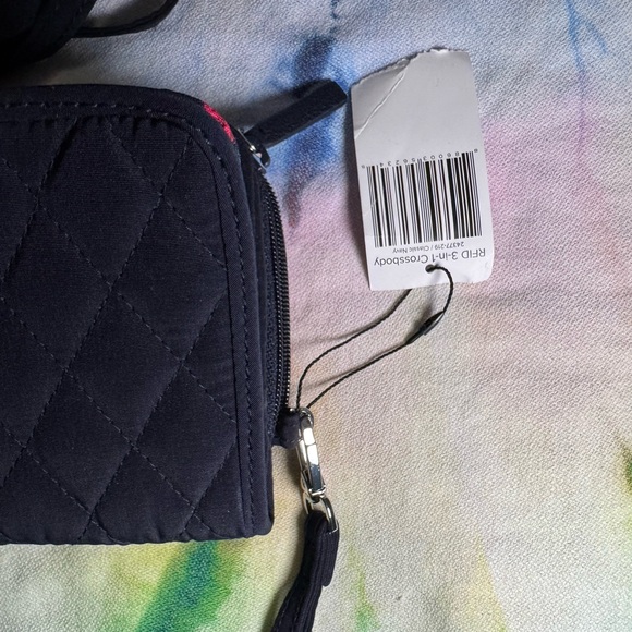 Vera Bradley Lightweight RFID Blocking Crossbody Travel Purse - Picture 5 of 5